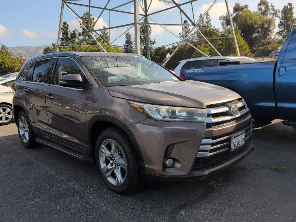 2017 TOYOTA Highlander