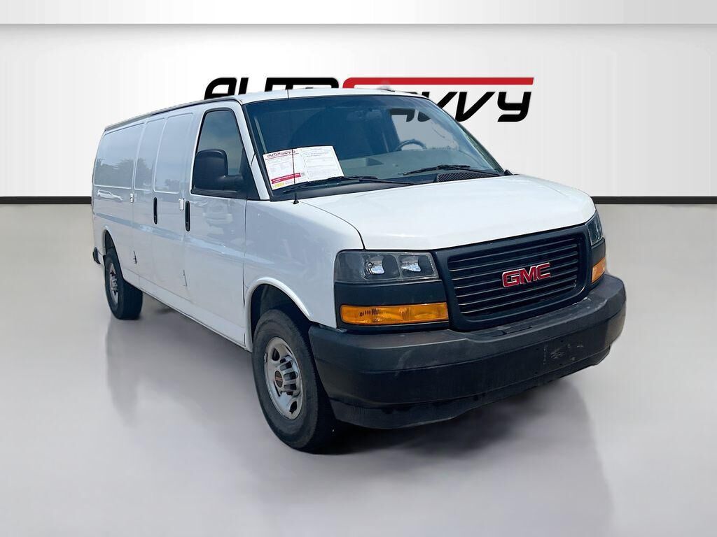 2025 GMC Savana