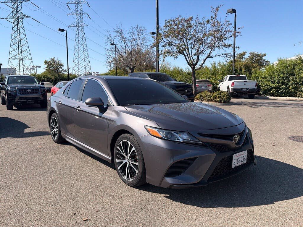 2019 TOYOTA Camry