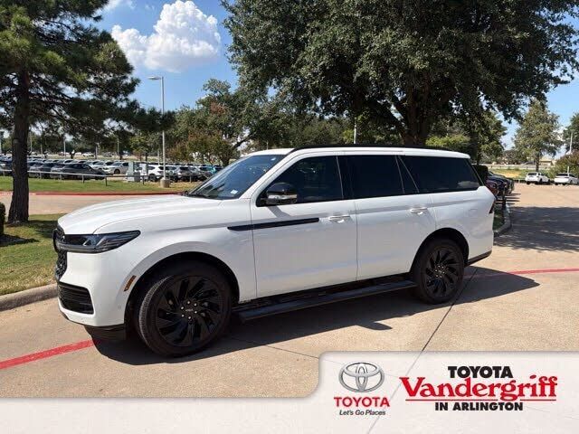 2025 LINCOLN Navigator