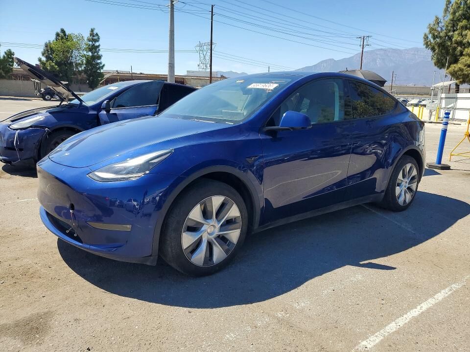 2023 TESLA Model Y