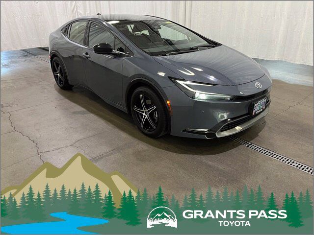 2024 TOYOTA PRIUS
