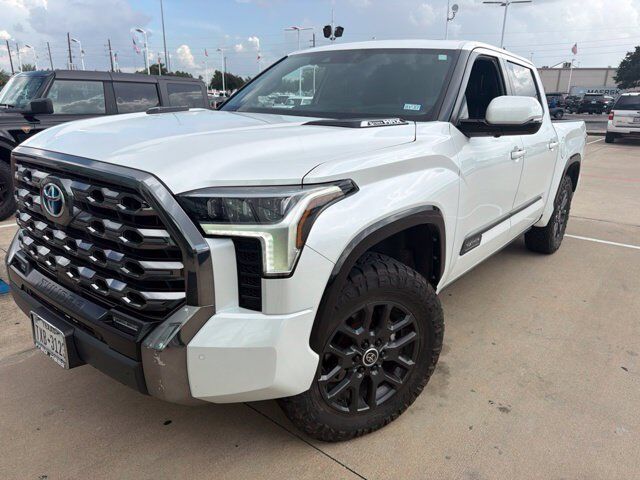 2024 TOYOTA Tundra