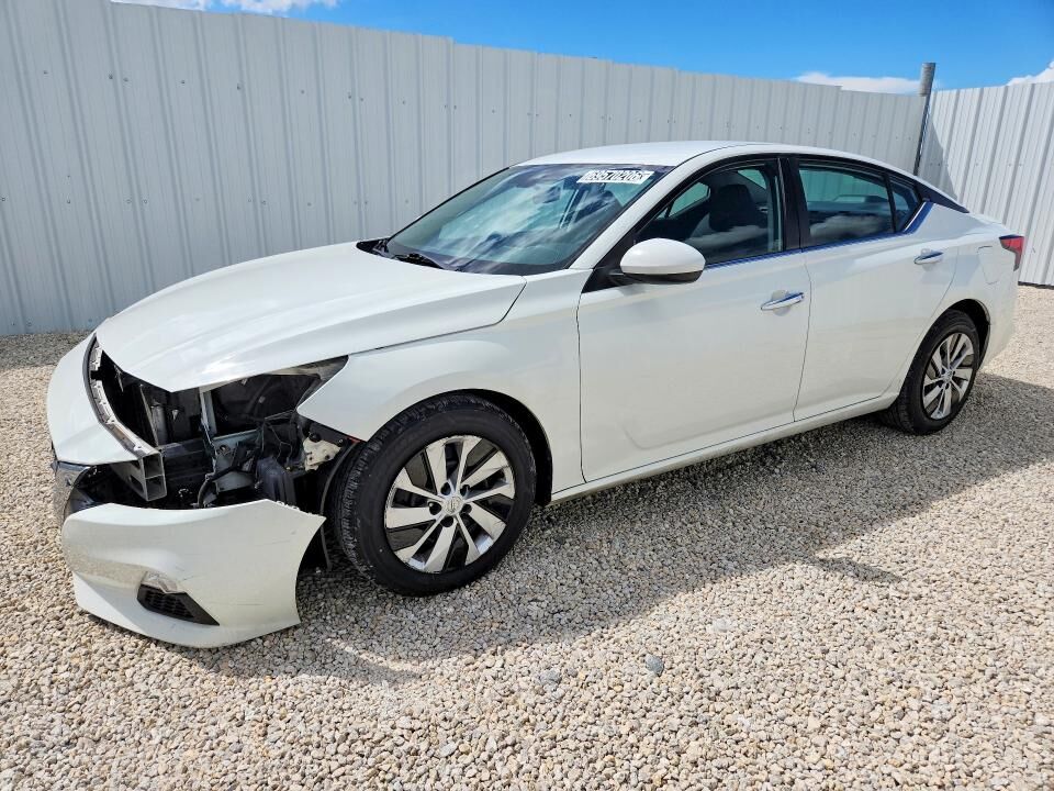 2022 NISSAN Altima