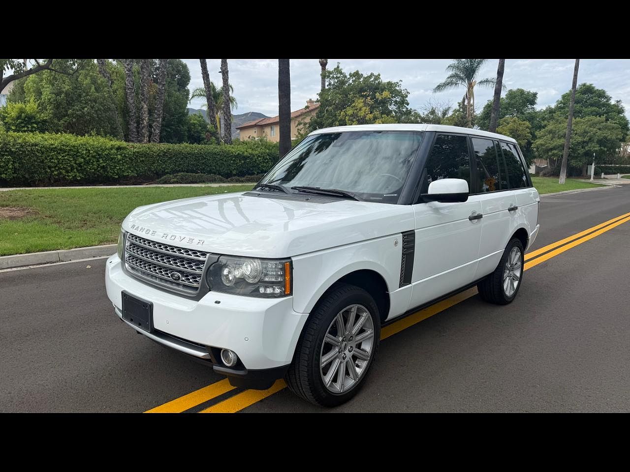 2011 LAND ROVER Range Rover