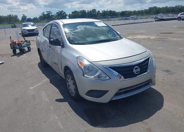 2019 NISSAN Versa