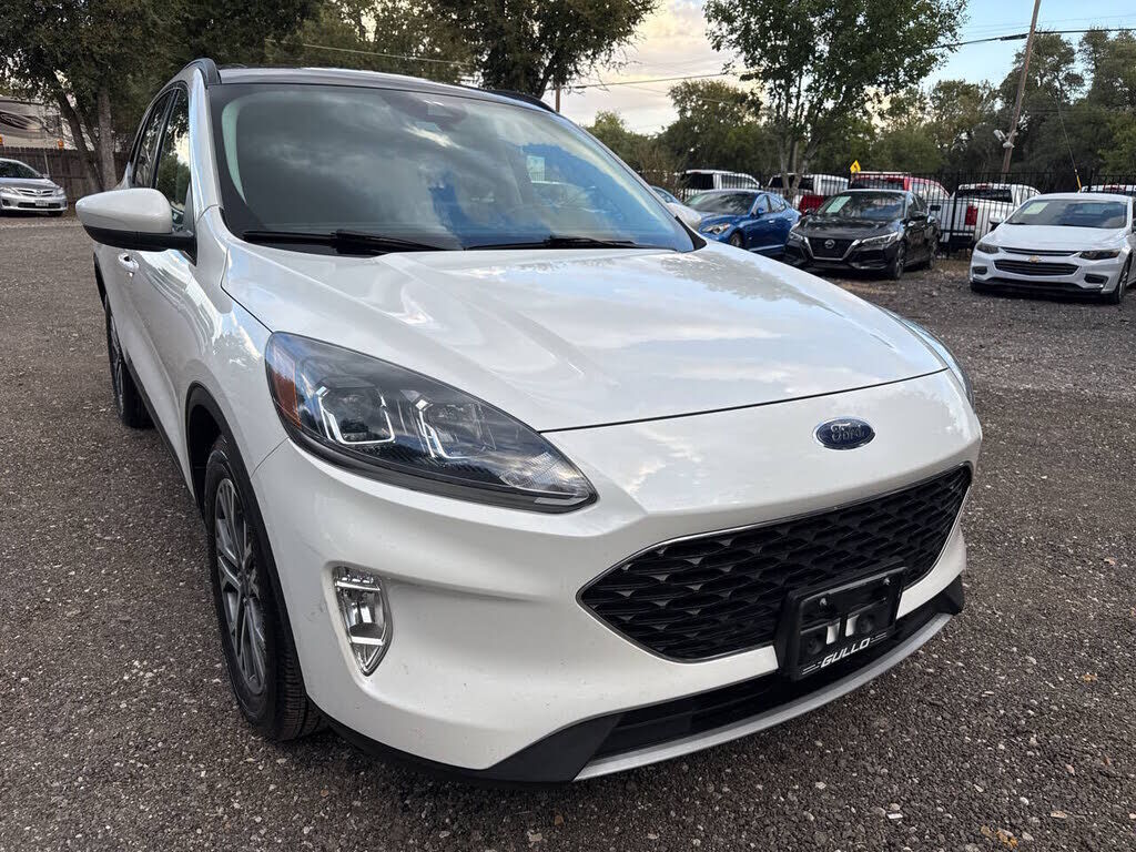 2022 FORD Escape