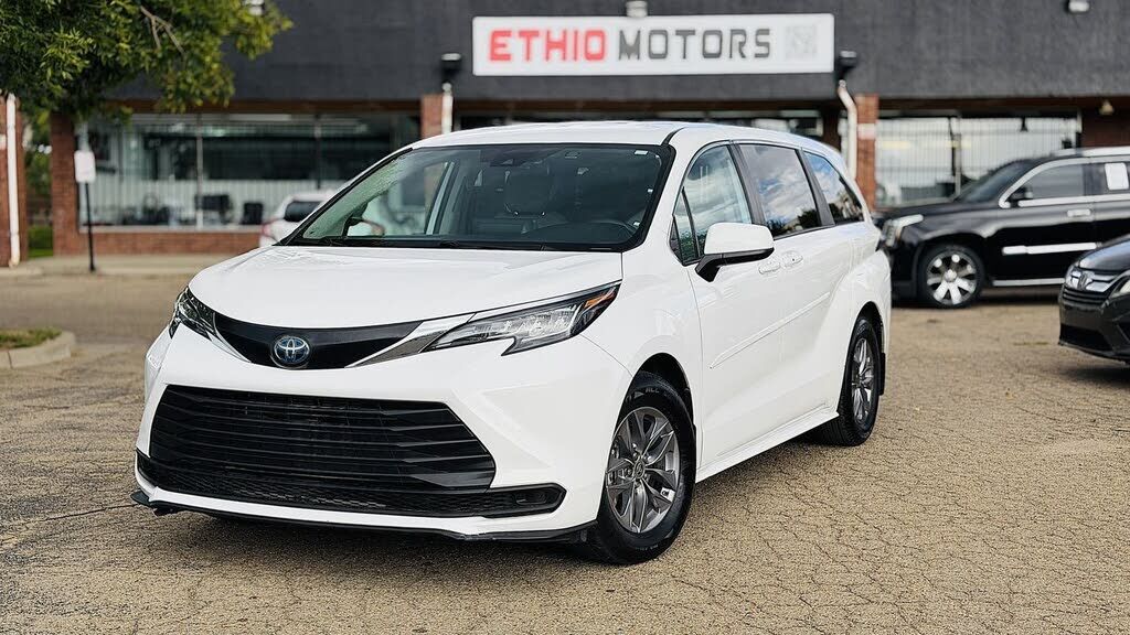 2023 TOYOTA Sienna