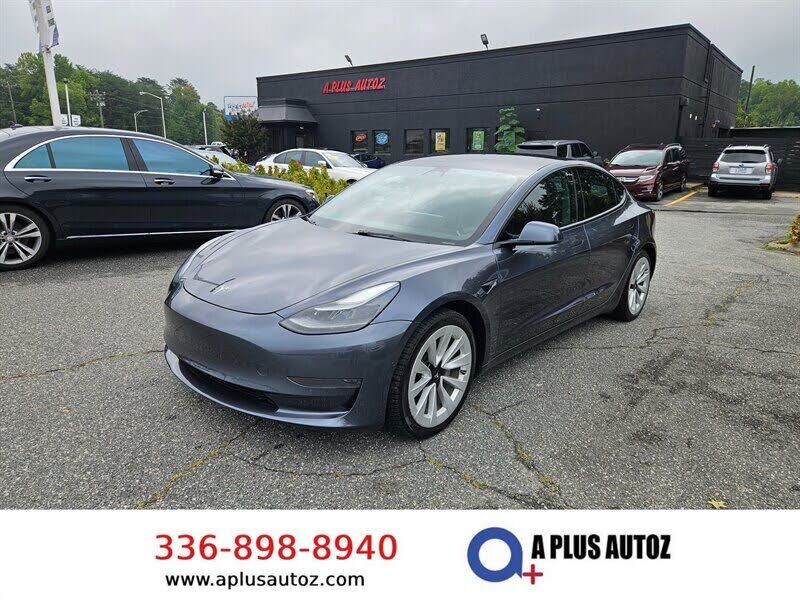 2022 TESLA Model 3