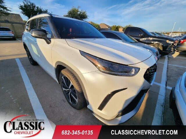 2022 TOYOTA Highlander