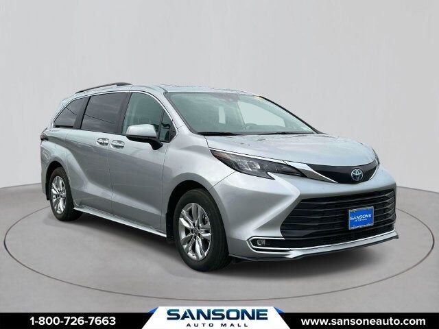 2024 TOYOTA Sienna