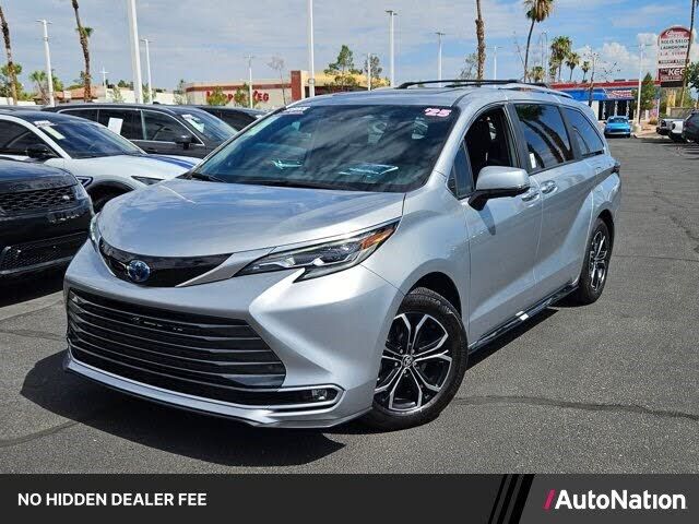 2025 TOYOTA Sienna