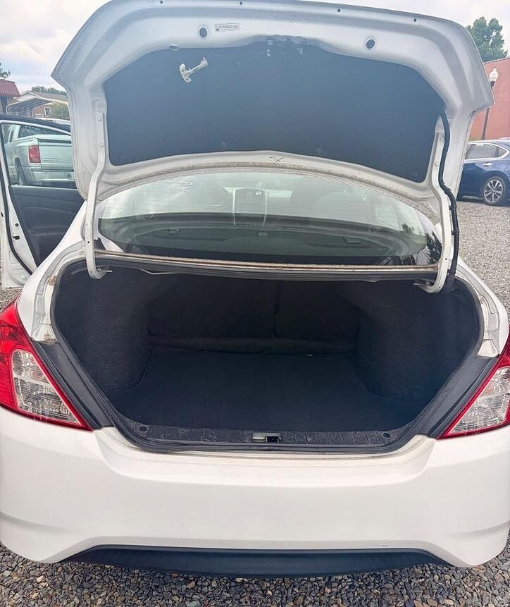 2019 NISSAN Versa