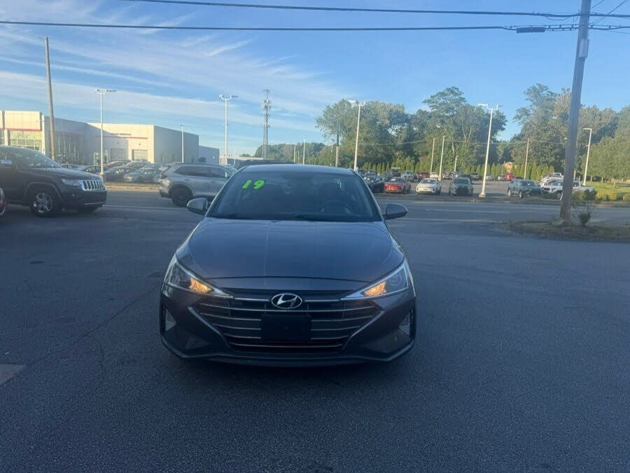 2019 HYUNDAI Elantra
