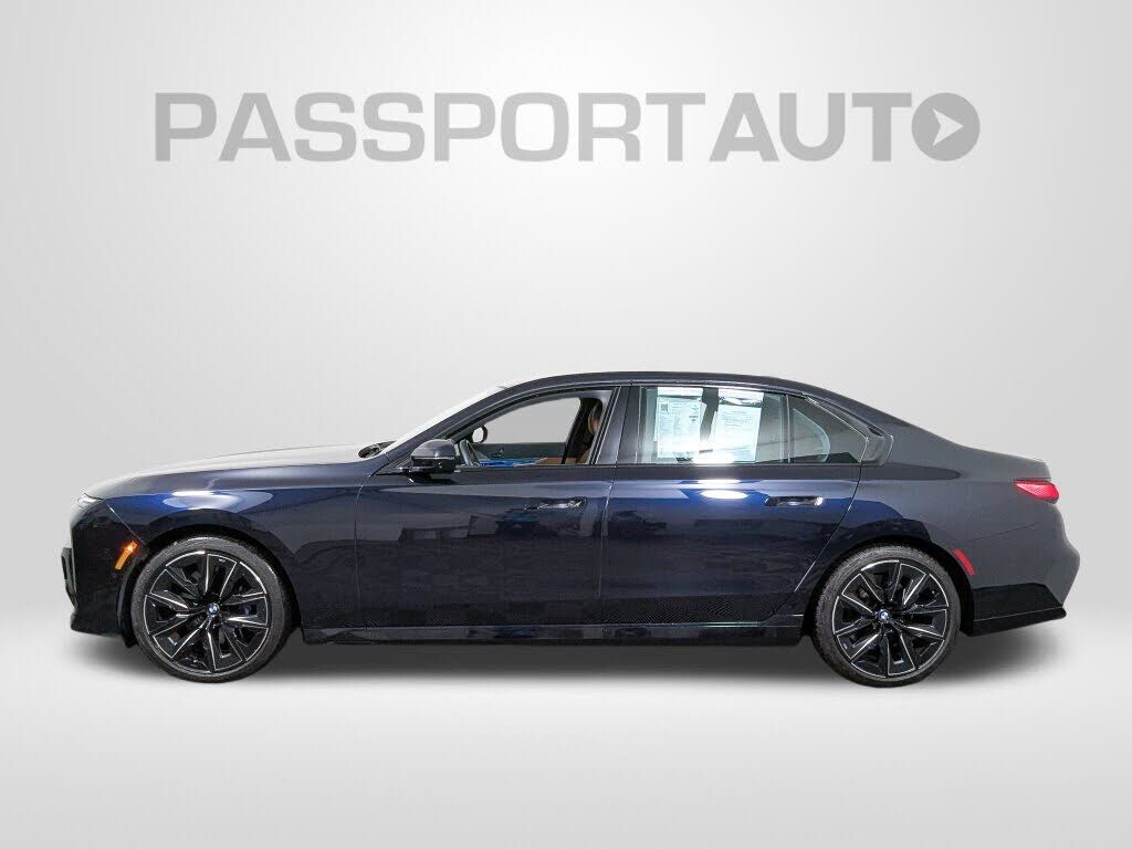 2023 BMW 740i