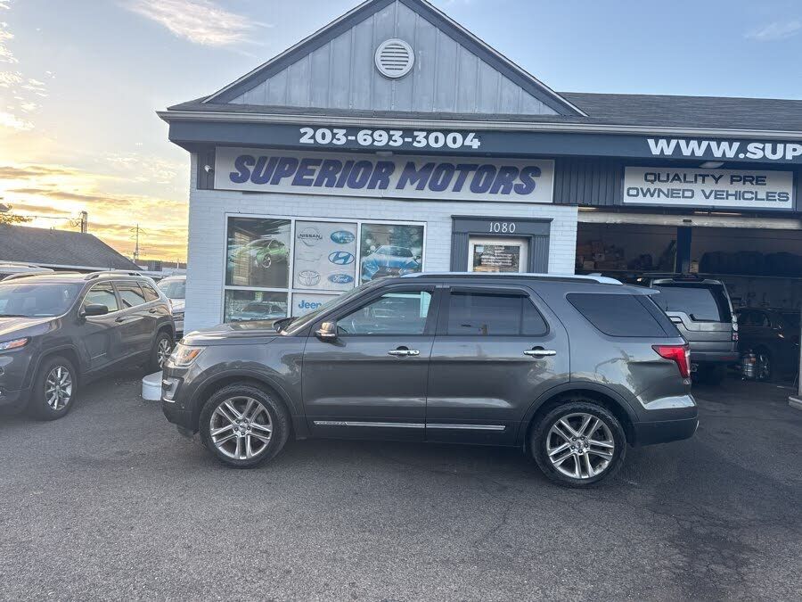 2017 FORD Explorer