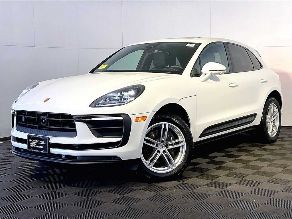 2023 PORSCHE Macan