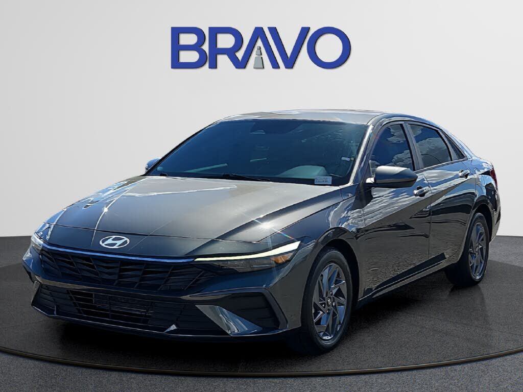 2024 HYUNDAI Elantra