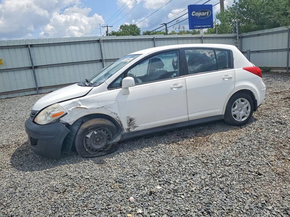 2011 NISSAN Versa