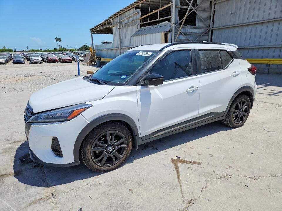 2023 NISSAN Kicks
