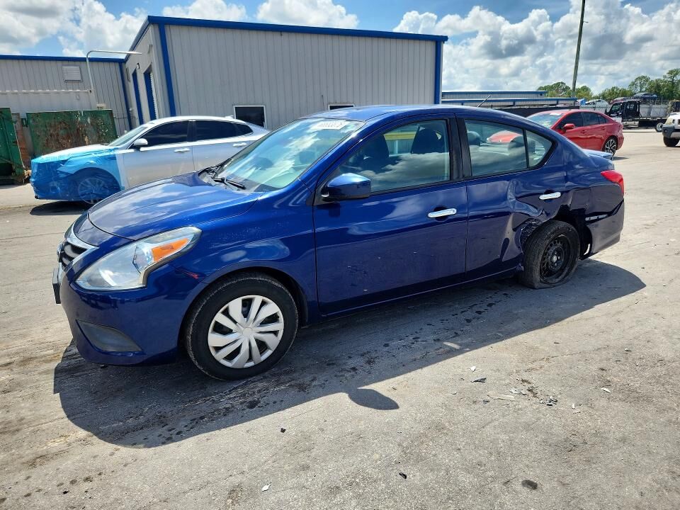2019 NISSAN Versa