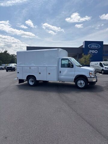 2027 FORD E-350