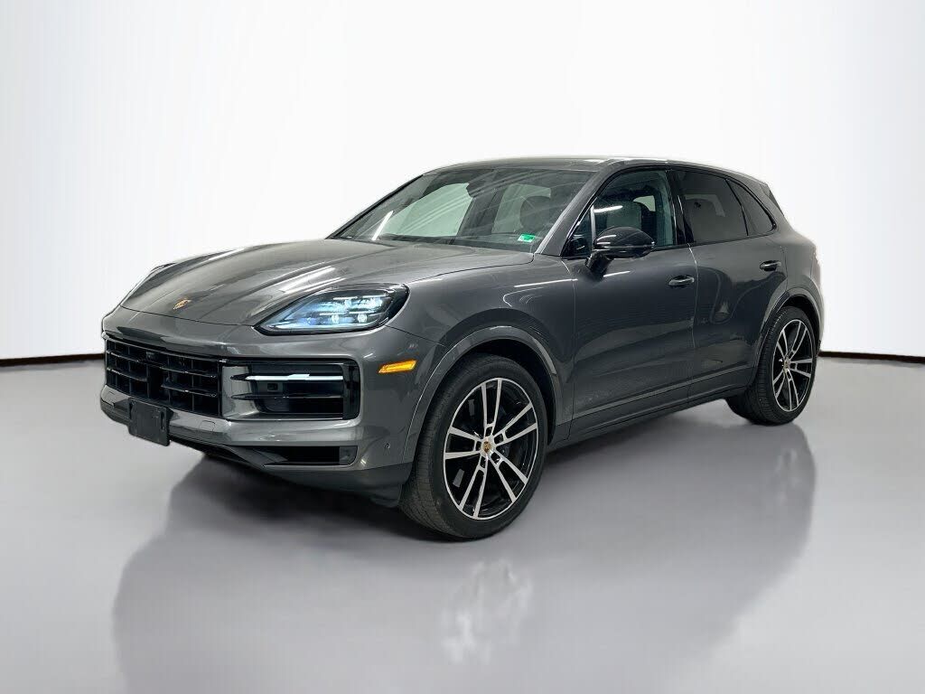 2024 PORSCHE Cayenne
