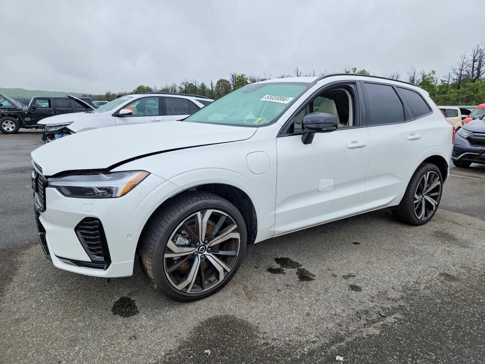 2025 VOLVO XC60