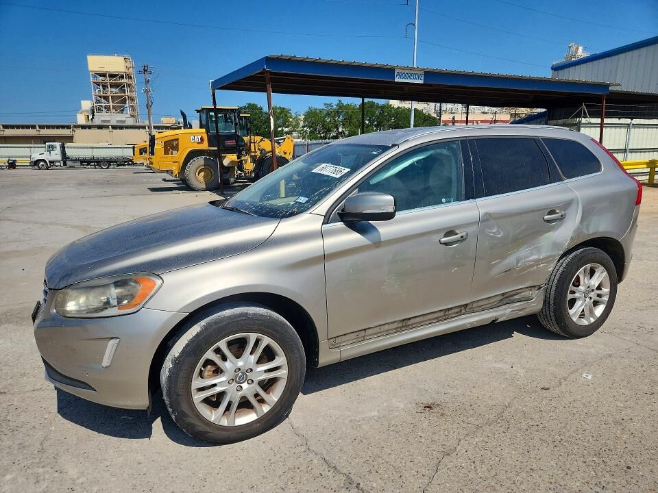 2015 VOLVO XC60