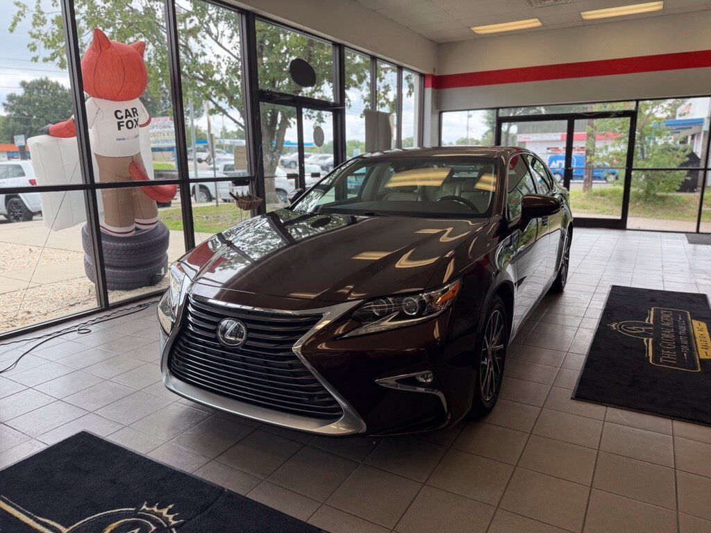 2017 LEXUS ES