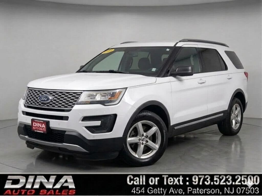 2017 FORD Explorer