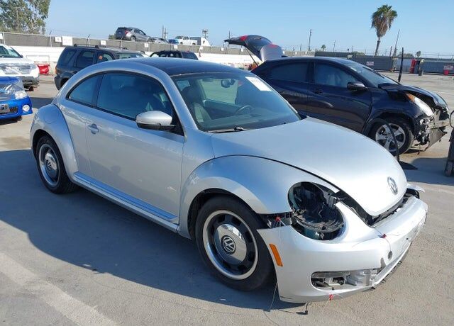 2012 VOLKSWAGEN Beetle