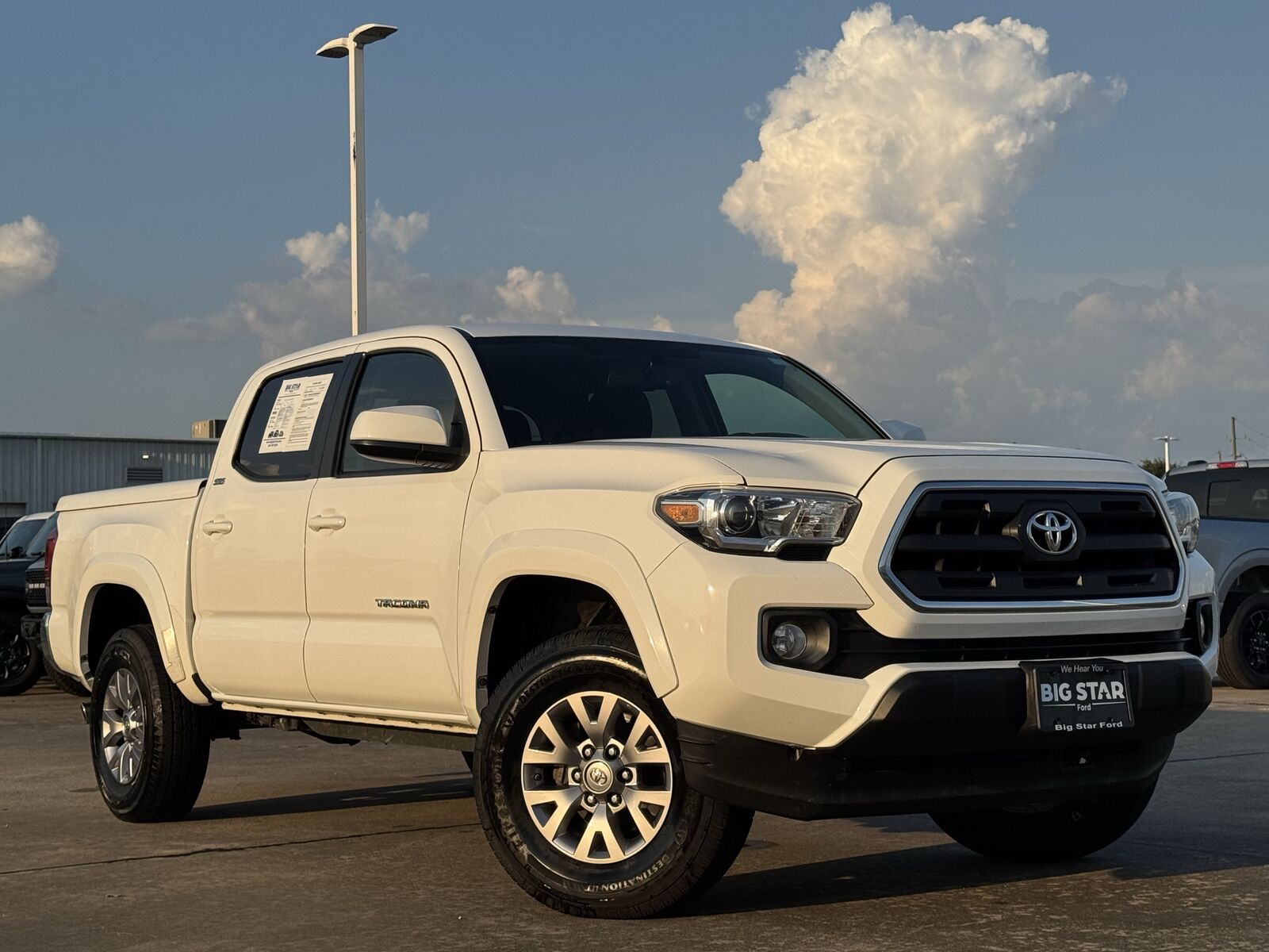 2017 TOYOTA Tacoma