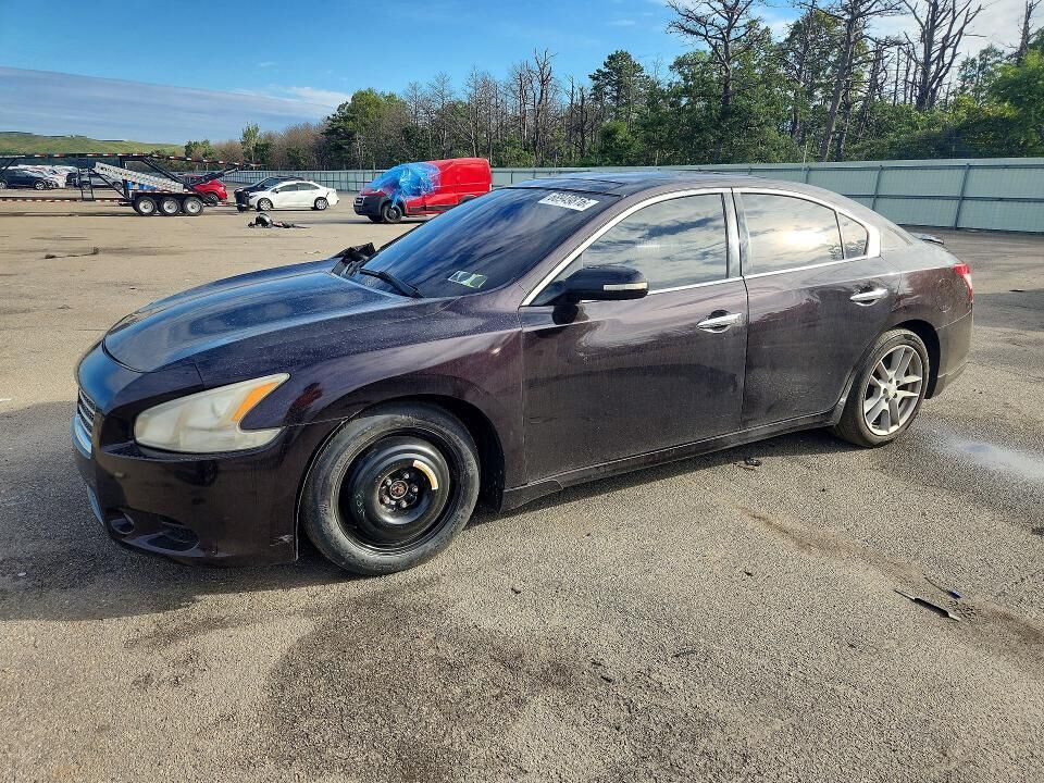 2010 NISSAN Maxima
