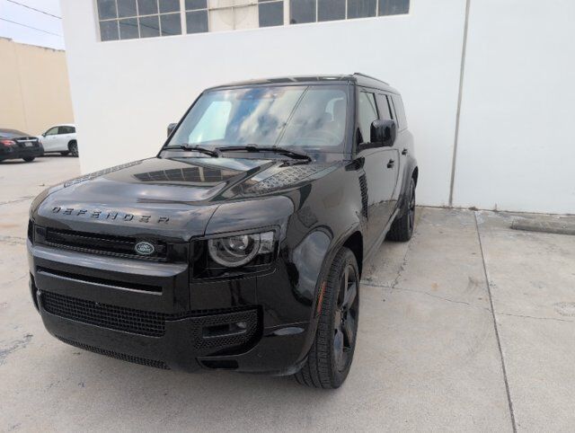 2025 LAND ROVER Defender