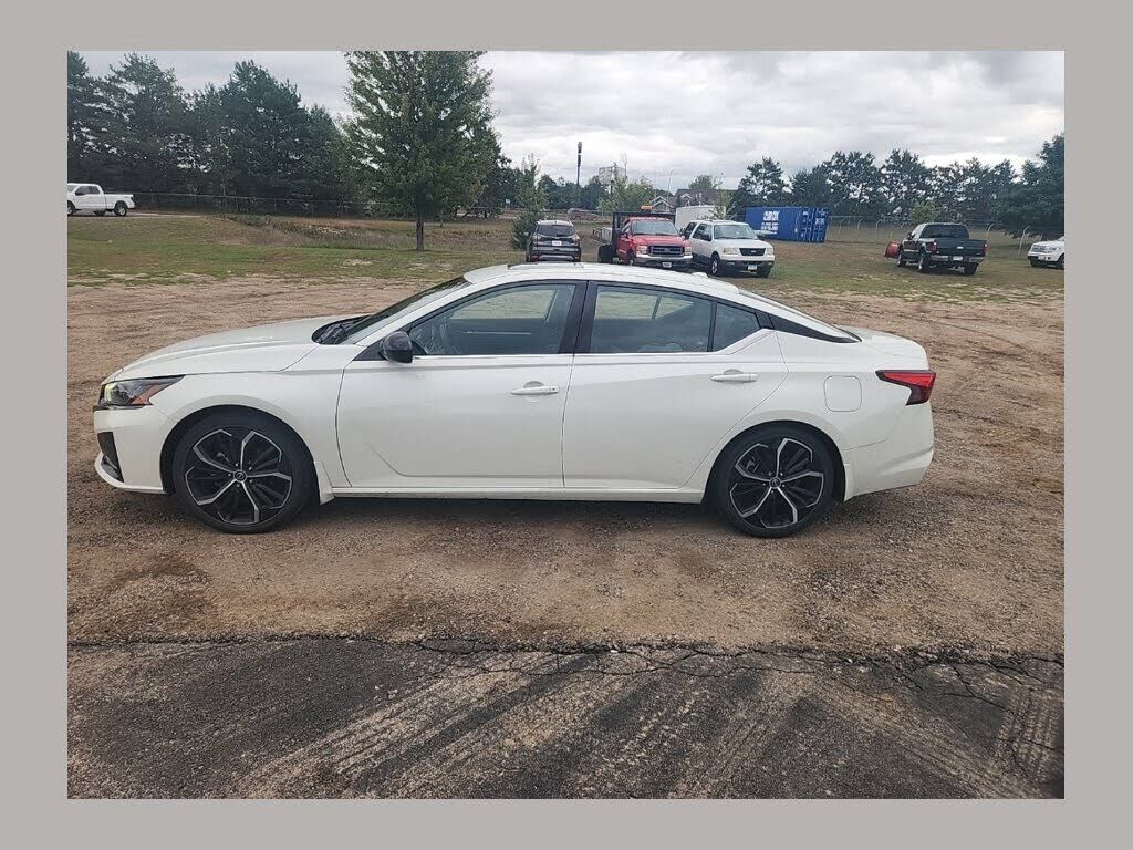 2023 NISSAN Altima