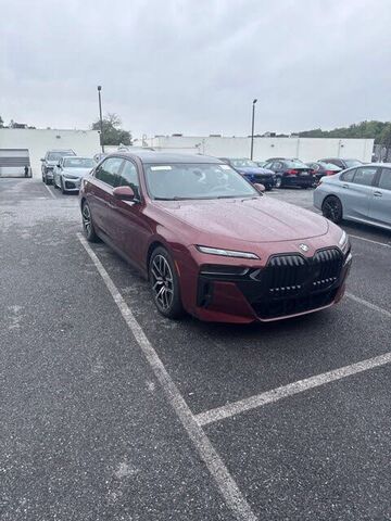 2023 BMW 760i
