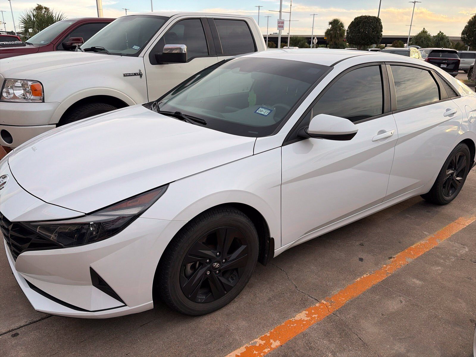 2022 HYUNDAI Elantra
