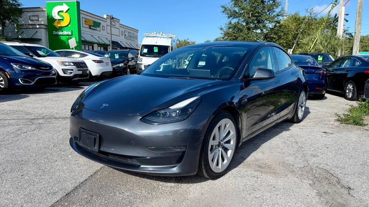 2022 TESLA Model 3