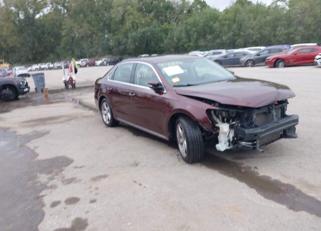 2013 VOLKSWAGEN Passat