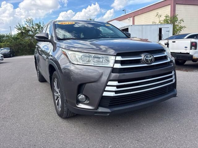 2019 TOYOTA Highlander