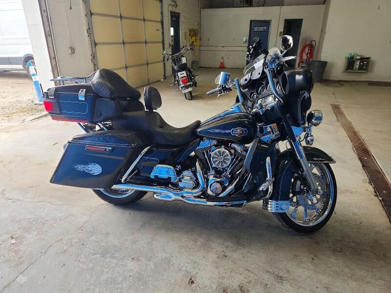 2012 HARLEY DAVIDSON Electra Glide Ultra Classic 103