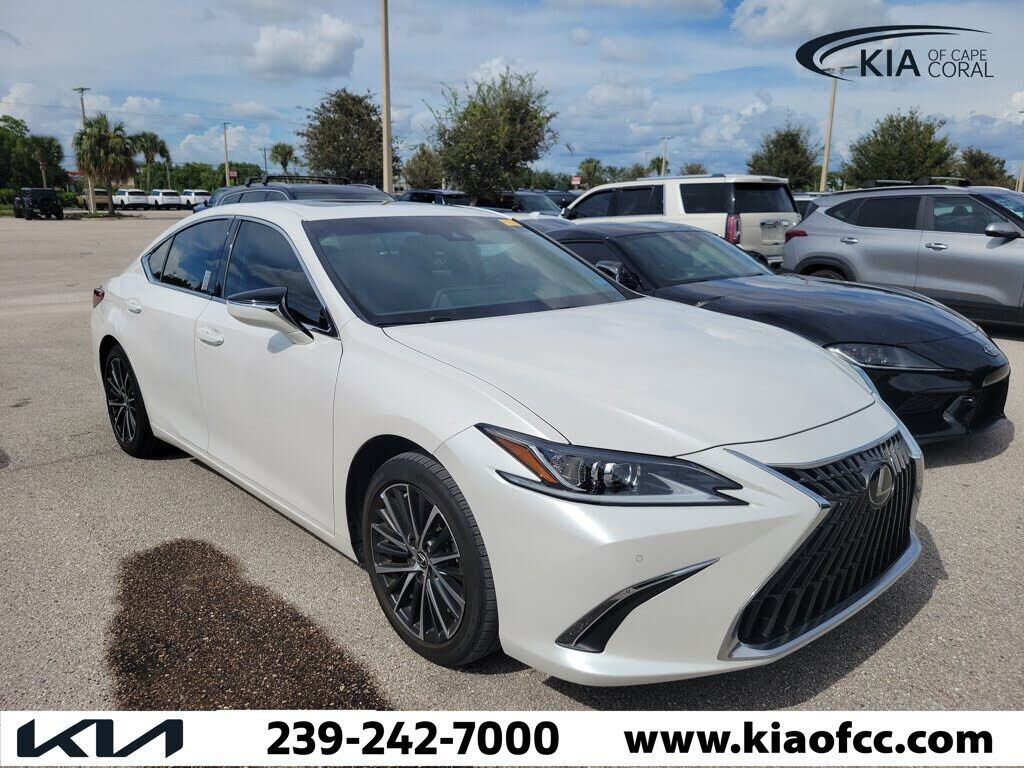 2024 LEXUS ES