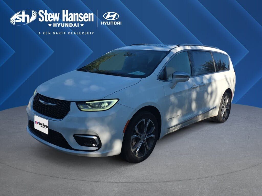 2022 CHRYSLER Pacifica