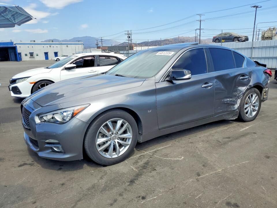 2015 INFINITI Q50