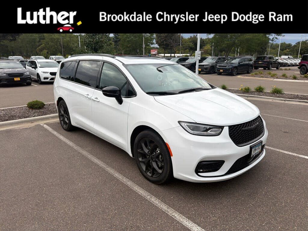2024 CHRYSLER Pacifica