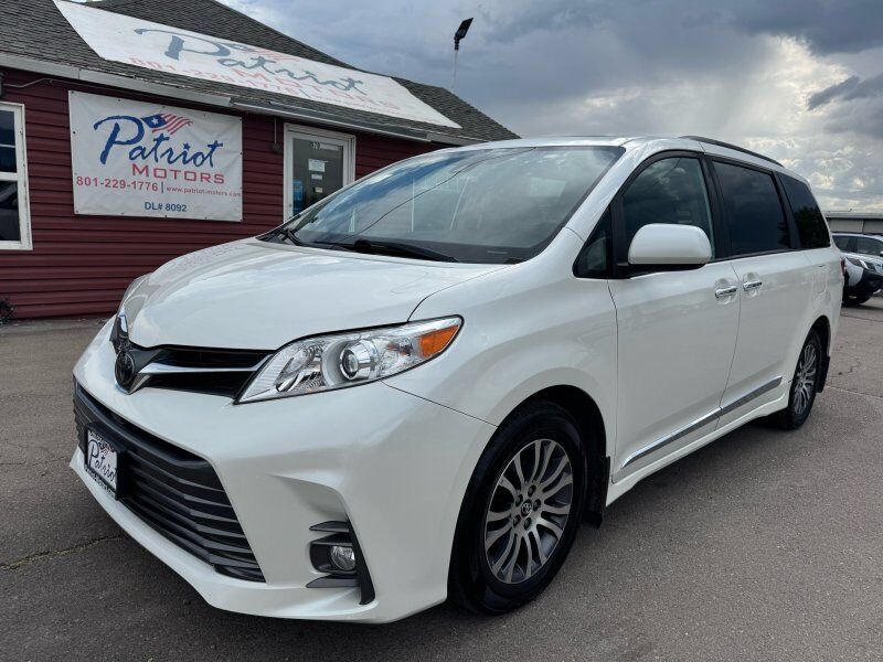 2020 TOYOTA Sienna
