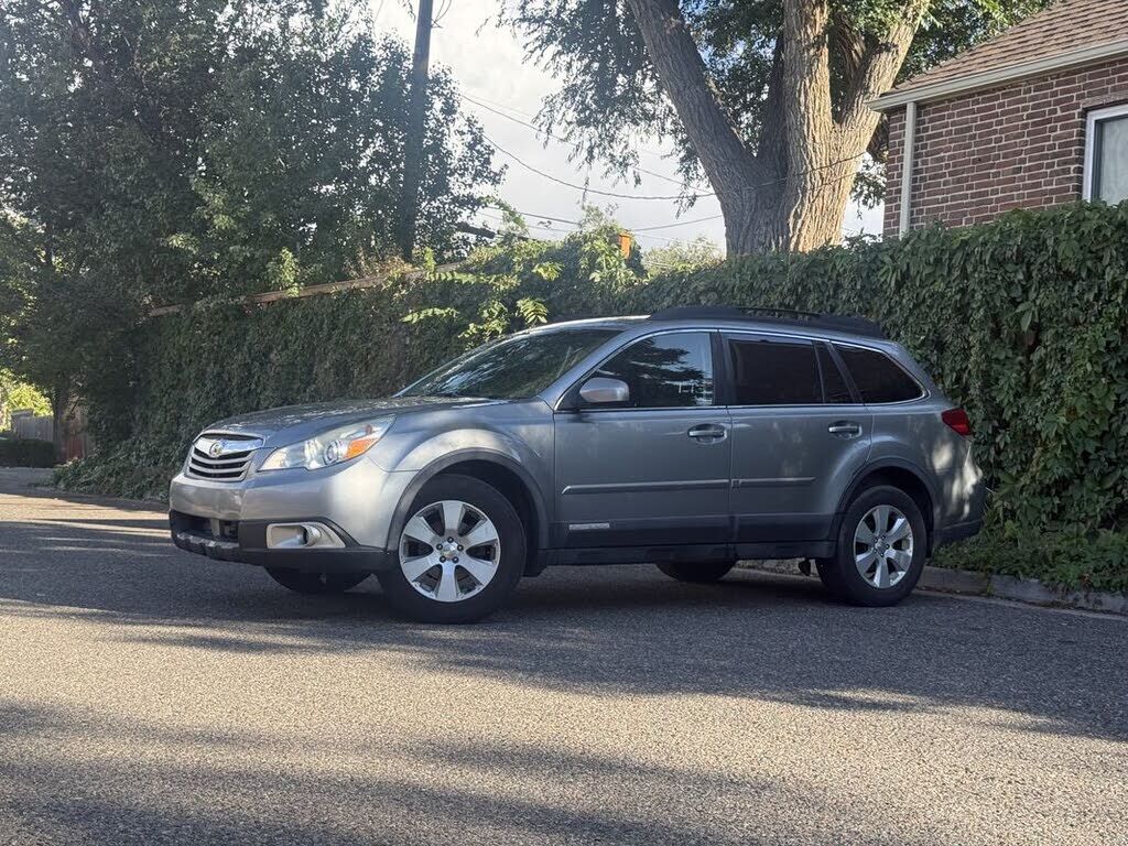 2011 SUBARU Outback