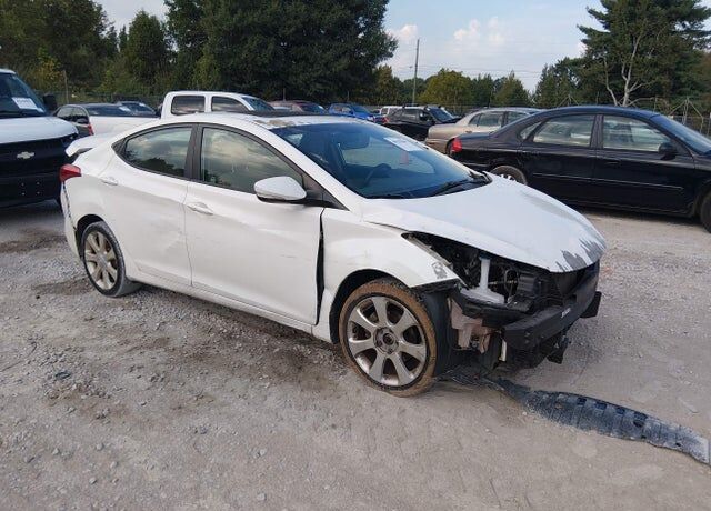 2011 HYUNDAI Elantra