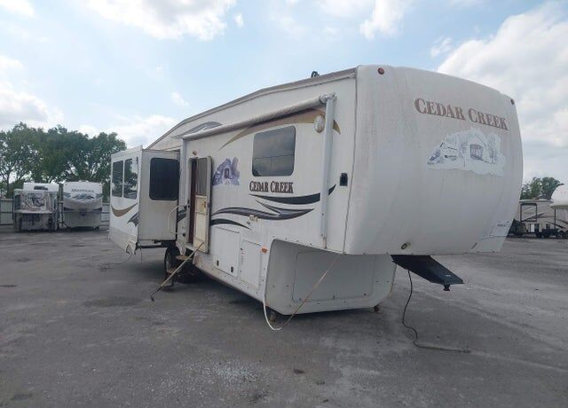 2011 FOREST RIVER Cedar Creek